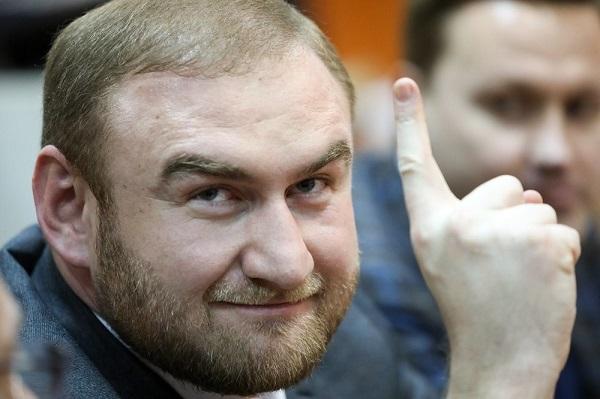 Арашуков знает, кто заказал его "оговор" перед властями Сенатор Арашуков знает, по чьему заказу его оговорили