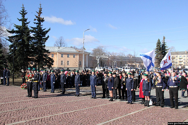 Участники торжественного митинга