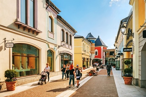 В Outlet Village Белая Дача проходит закрытая распродажа для истинных шопоголиков