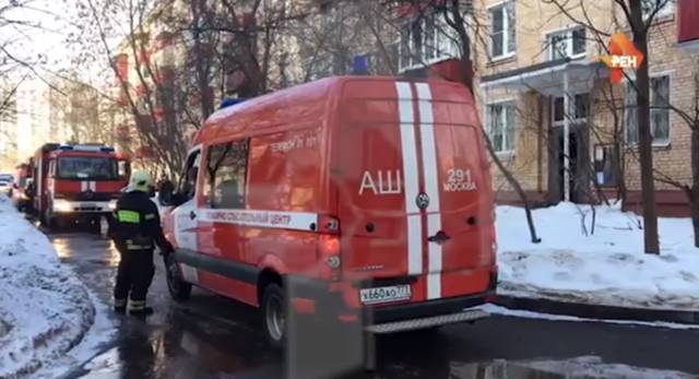 МЧС проверяет информацию о пожаре в здании психиатрической больницы в Москве
