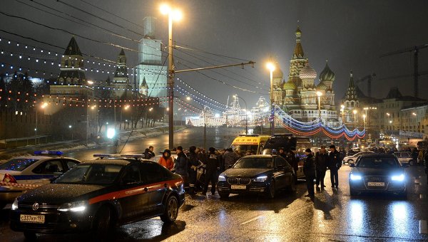 На месте убийства политика Бориса Немцова