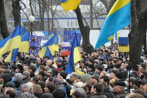 «Народное вече» в Днепропетровске собрало около 1,5 тыс. человек «Народное вече» в Днепропетровске собрало около 1,5 тыс. человек