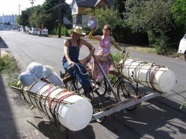 Черт побери, зачем они это сделали? (39 фото) imaginative and inventive bicycle modifications 640 31 Черт побери, зачем они это сделали? (39 фото)