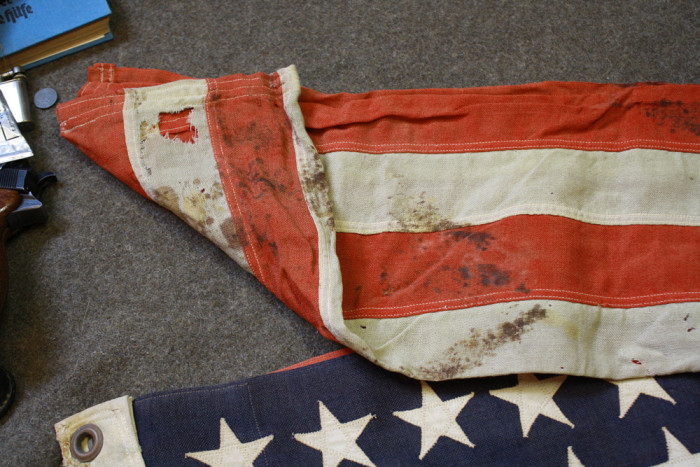 В ней также был найден трофейный американский флаг.На котором была кровь... ветеран, история