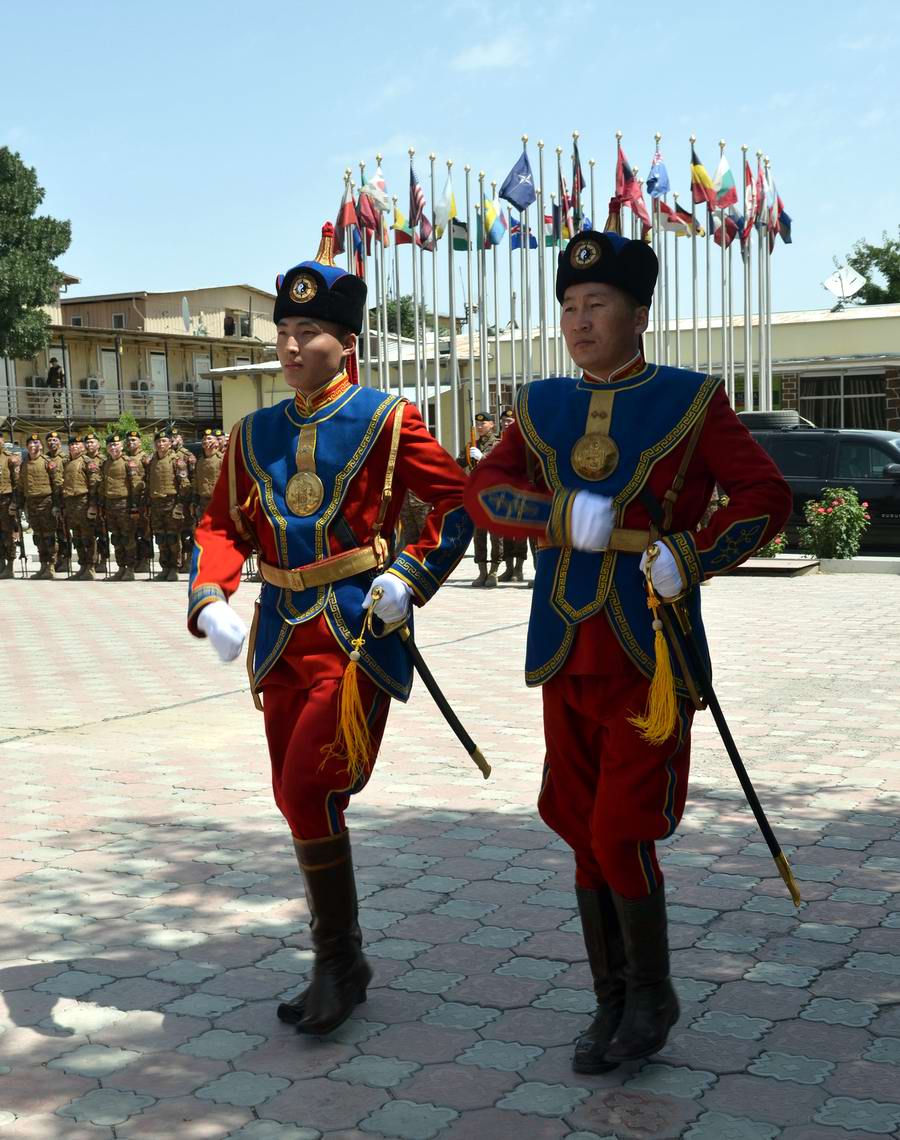 Наследники Чингиз-хана: монгольская президентская гвардия (42)