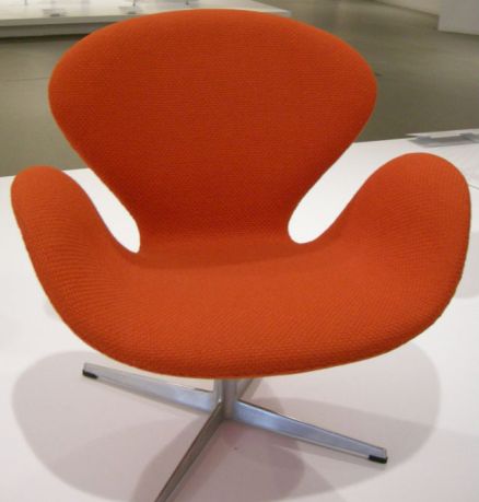 Ngv_design_arne_jacobsen_swan_chair_1958-640x713