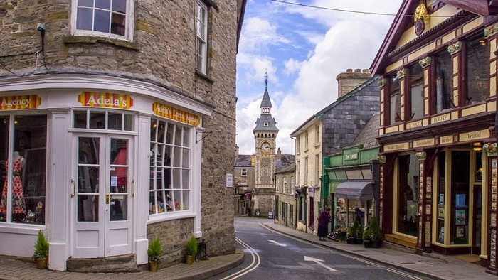 http://www.kulturologia.ru/files/u12645/hay-on-wye-1.jpg