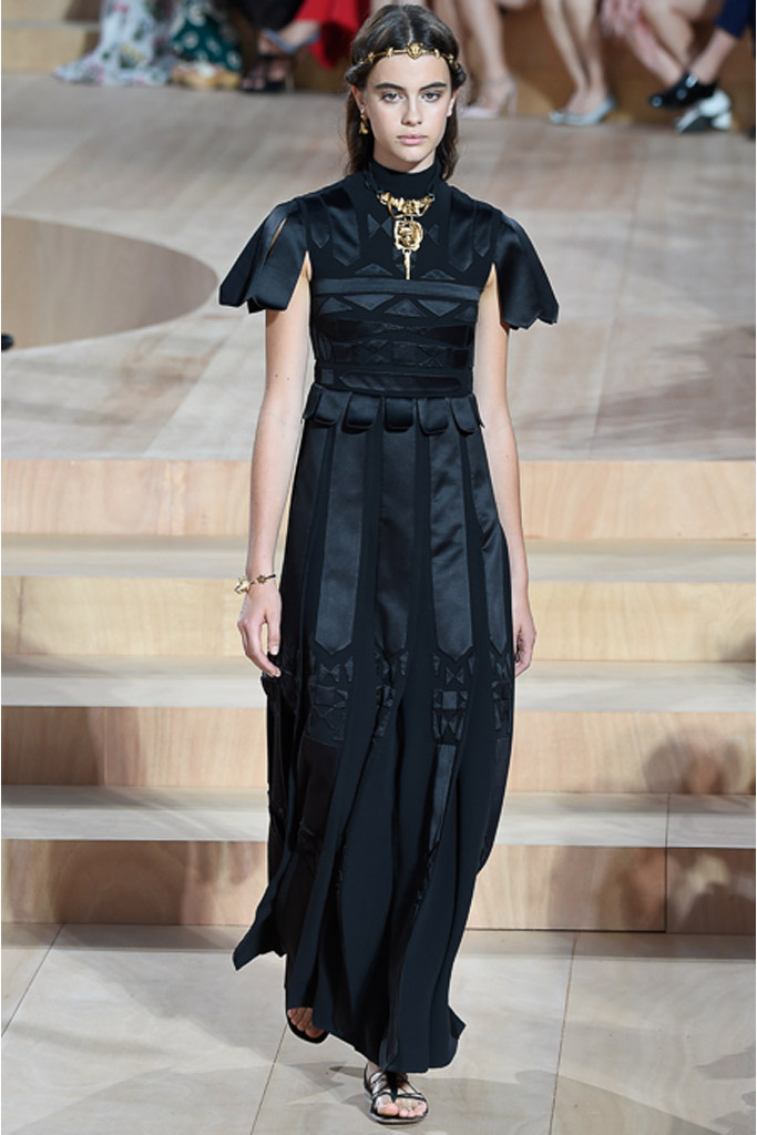 Мистический Рим в коллекции Valentino осень 2015 Couture Мистический Рим в коллекции Valentino осень 2015 Couture