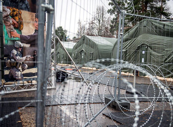 Мирный захват: Над базой НАТО в Прибалтике поднят георгиевский флаг