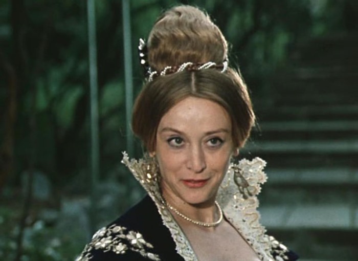 Маргарита Терехова в фильме *Собака на сене*, 1977 | Фото: tvc.ru Маргарита Терехова в фильме *Собака на сене*, 1977 | Фото: tvc.ru