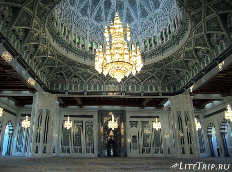 Главная мечеть султана Кабуса в Маскате Оман, Султанат Оман, восток, персидский залив