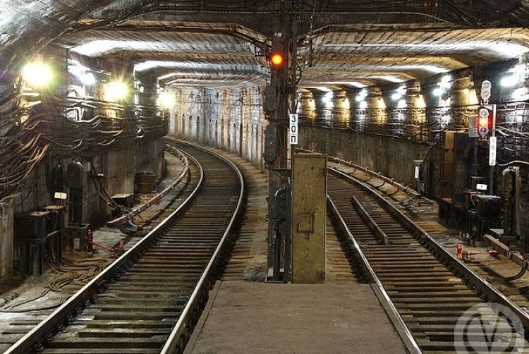 В петербургском метро произошло короткое замыкание в тоннеле