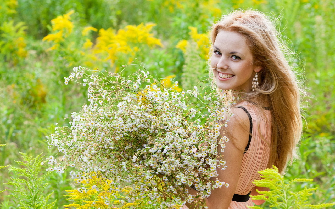 Какие гормоны действуют на женский организм Какие гормоны действуют на женский организм