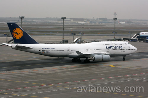 Современная ливрея Lufthansa на Boeing 747