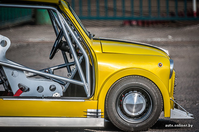 Из Запорожца в спорткар или тюнинг по белорусски (28 фото)