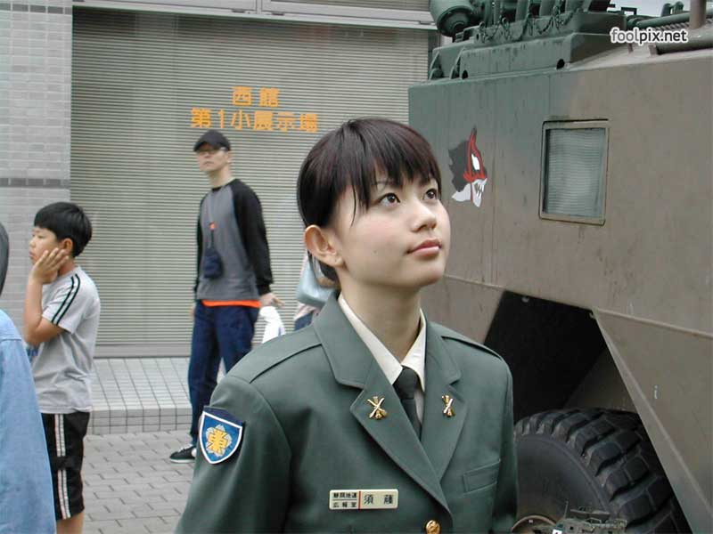 Красивые девушки в военной форме Девушки на службе в армии фото 26