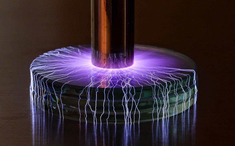 Домашняя молния, созданная трансформатором Тесла tesla, молния