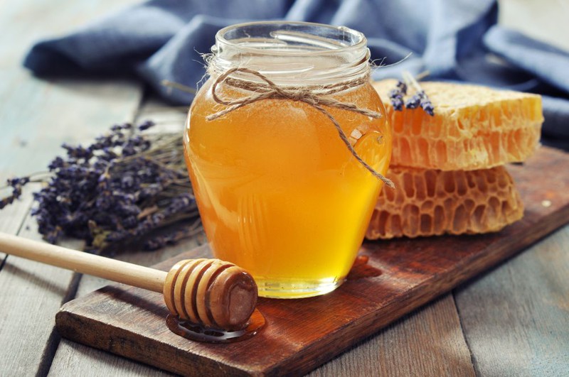 10. Сырой (непастеризованный) мед еда, опасно, яды