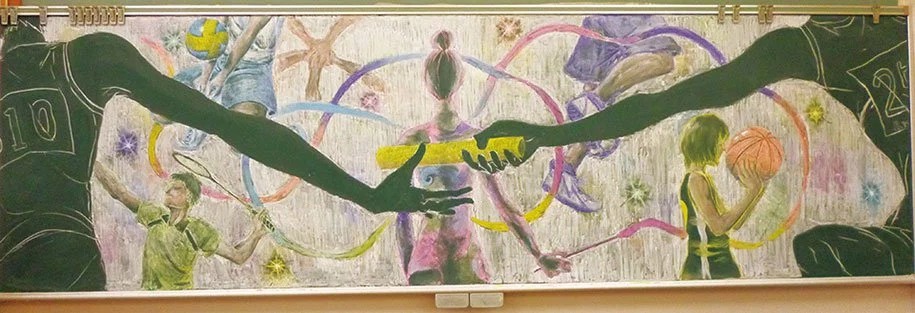 Японские школьники создают невероятной красоты рисунки на школьных досках