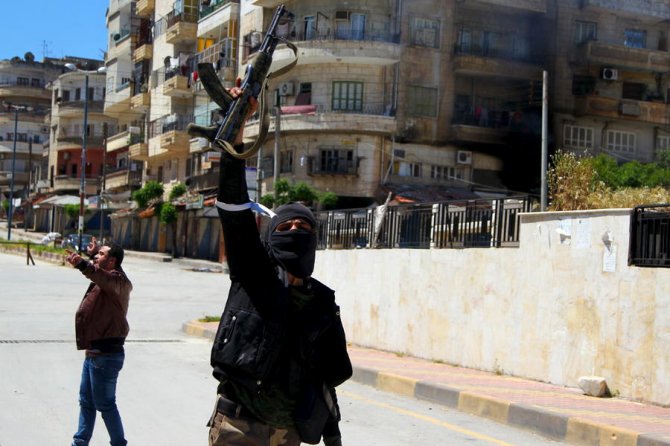 Обученные США бойцы сирийской оппозиции передали технику и боеприпасы «Аль-Каиде»