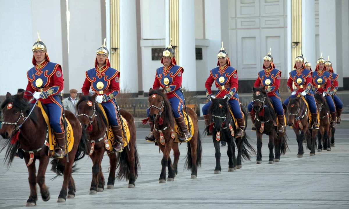 Наследники Чингиз-хана: монгольская президентская гвардия (13)