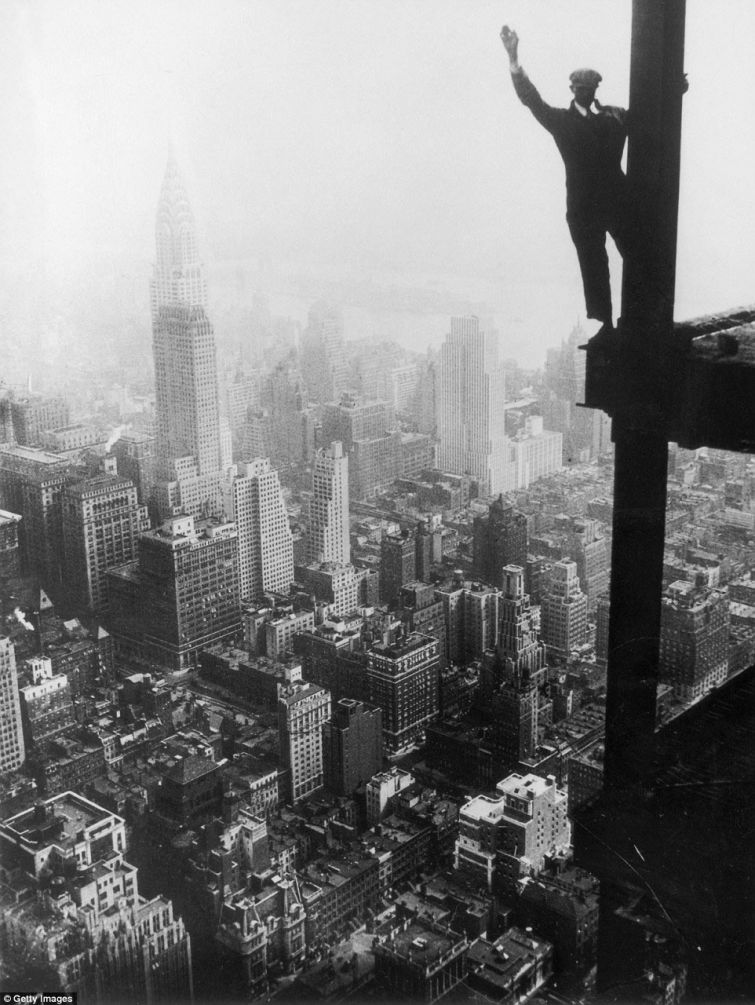 бесстрашные американские строители, экстремальные фотографии американских строителей, стройка небоскребов, строители без страховки