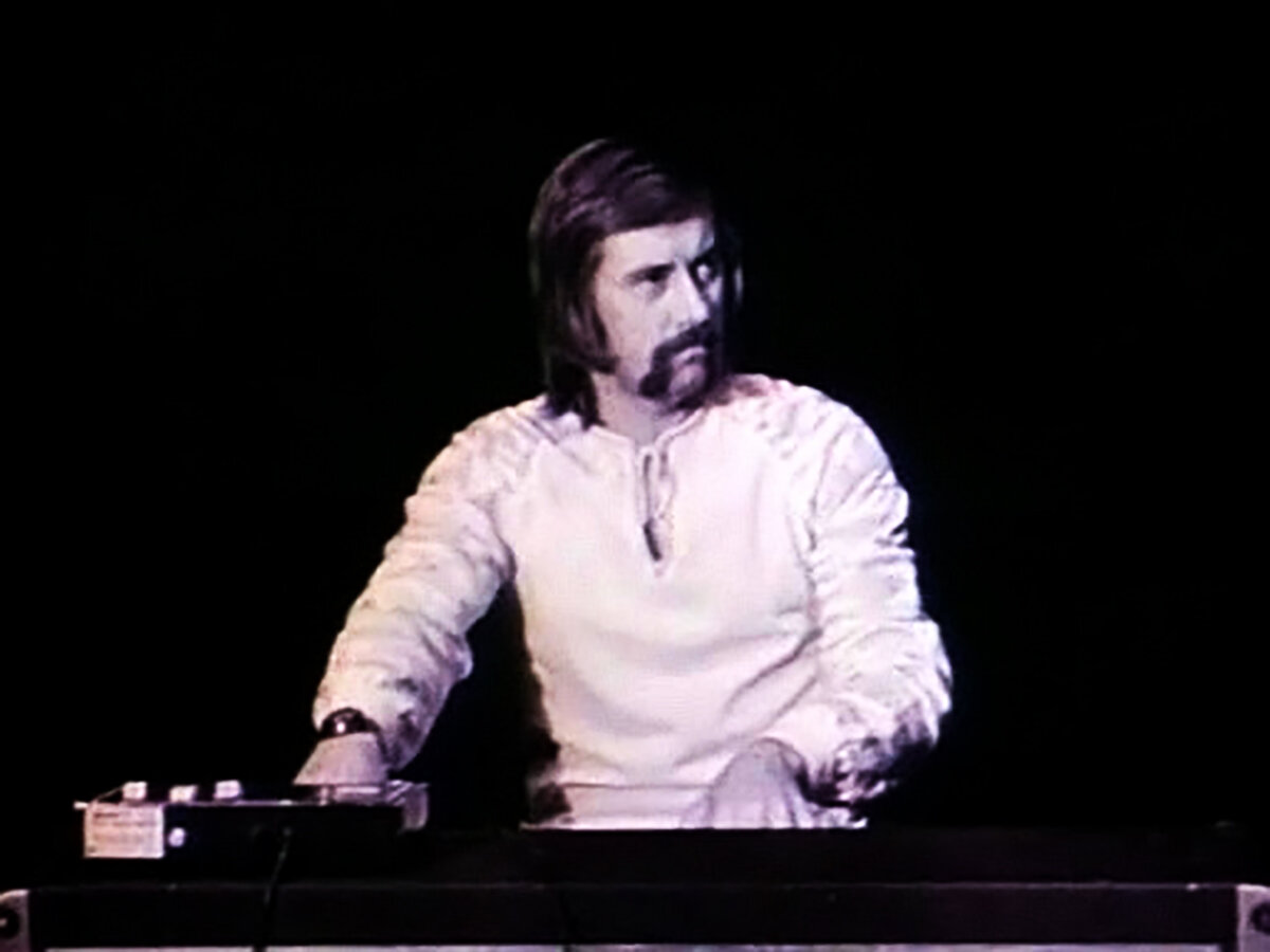 Владимир Николаев