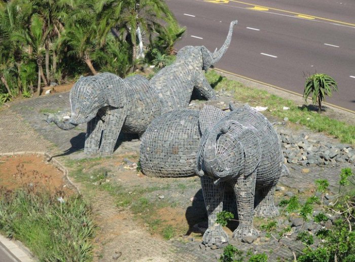 Каменные слоны в ЮАР