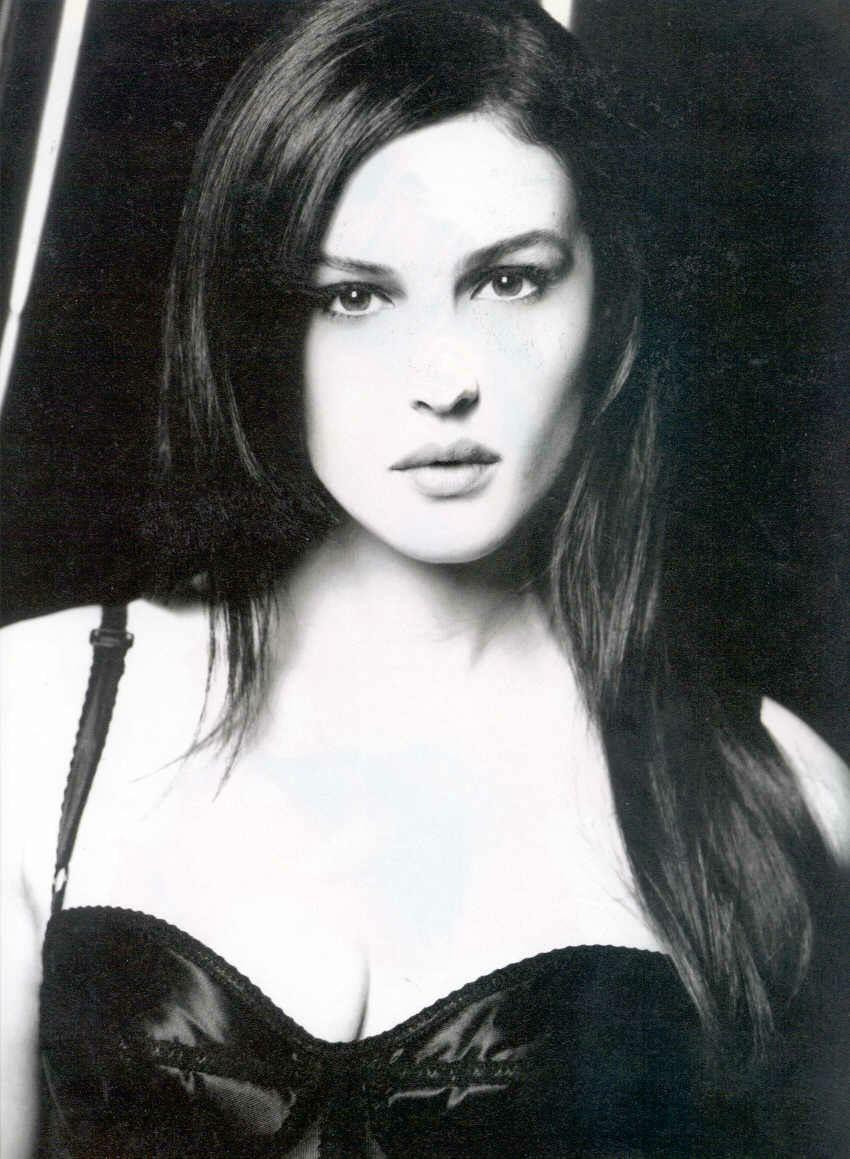   Monica Bellucci (29 )