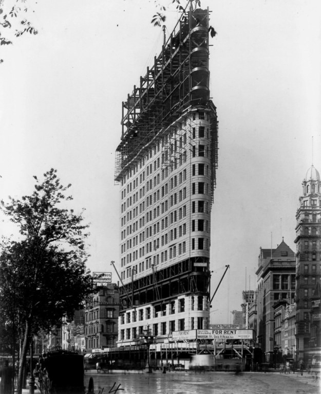 6. Флэтайрон-билдинг, Нью-Йорк, США, 1902 год 6. Флэтайрон-билдинг, Нью-Йорк, США, 1902 год достопримечательности, здания, старые фото, строительство