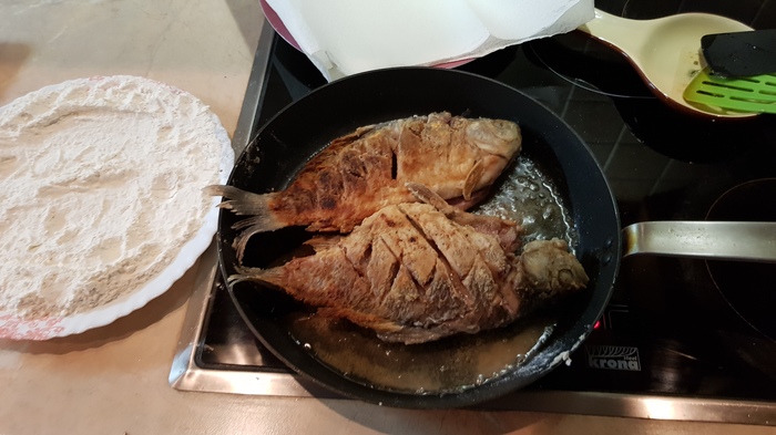Жаренные караси Еда, Жаренная рыба, Карась, Готовим дома, Рецепт, Длиннопост