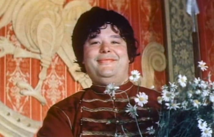 Сергей Николаев в фильме *После дождичка в четверг*, 1985 | Фото: bloknot.ru Сергей Николаев в фильме *После дождичка в четверг*, 1985 | Фото: bloknot.ru