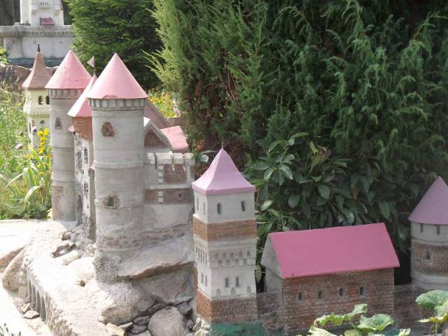 Замки для сада своими руками фото Замки для сада своими руками фото