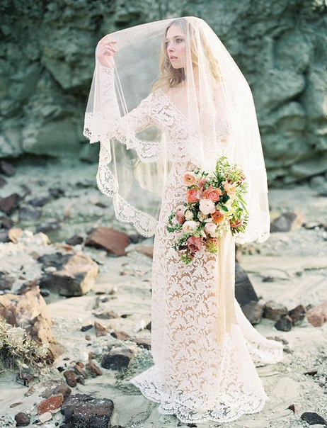 Нежные образы невест в платьях Emily Riggs