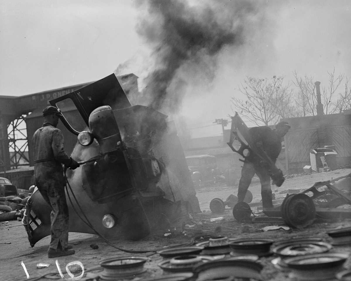 1942 год: как американцы собирали металлолом для военной промышленности