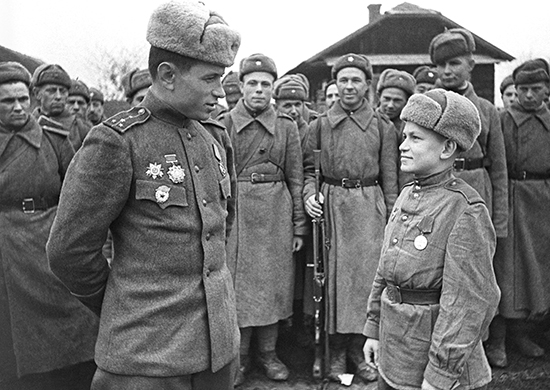 Почему Сталин вернул погоны в 1943 году Почему Сталин вернул погоны в 1943 году ВОВ 1941-1945, история СССР