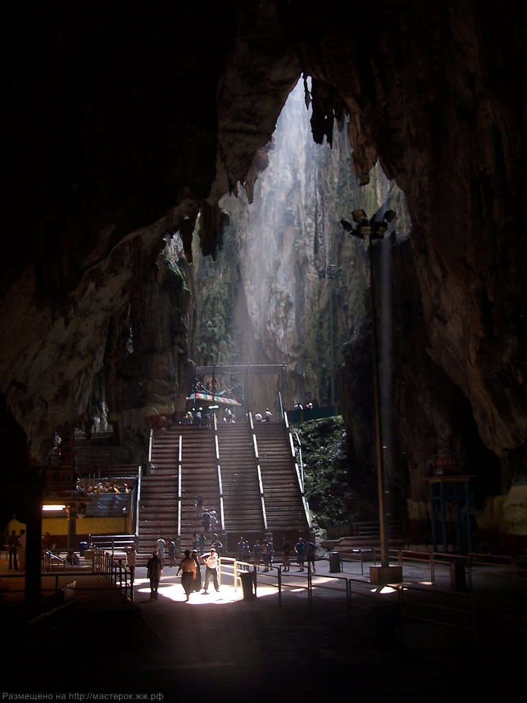 Пещеры Бату Кейвс (Batu Caves). Индонезия. Пещеры Бату Кейвс (Batu Caves). Индонезия.