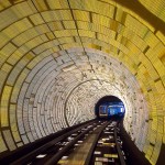 The Bund Sightseeing Tunnel - самый впечатляющий метрополитен