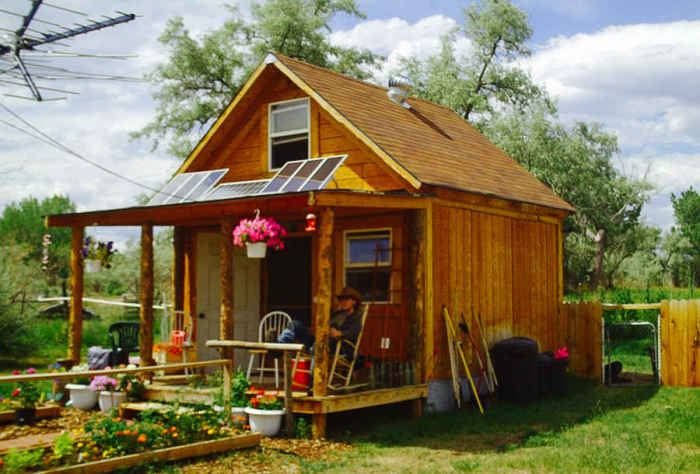 Simple Solar Cabin - самодостаточный домик площадью 37 кв. метров.