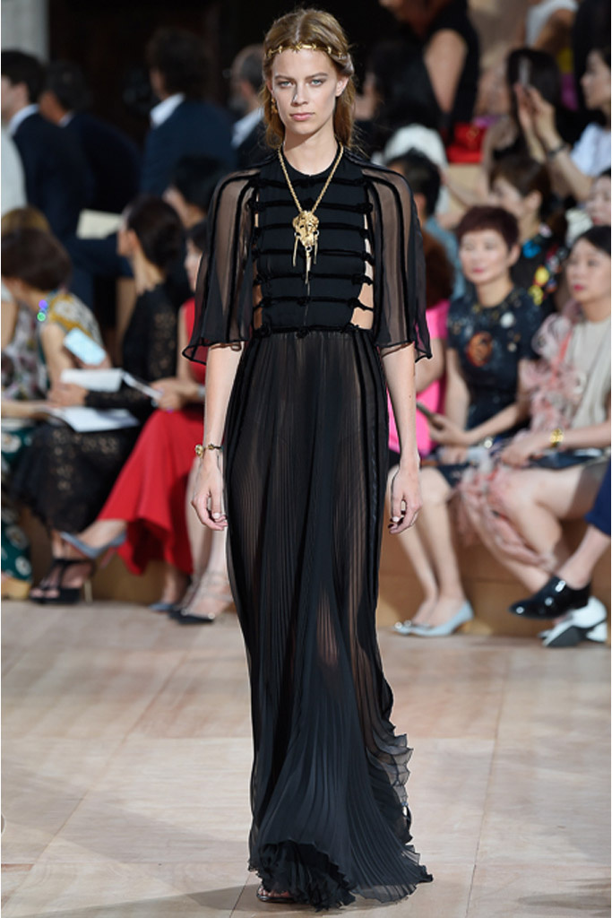 Мистический Рим в коллекции Valentino осень 2015 Couture Мистический Рим в коллекции Valentino осень 2015 Couture
