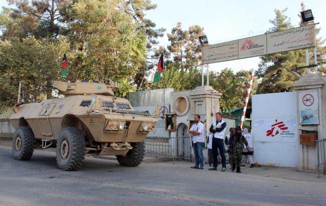 «Врачи без границ»: следователи США вторглись на территорию госпиталя в Кундузе на танке