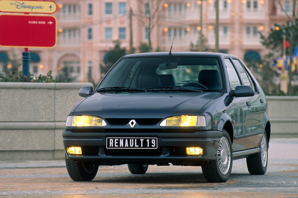 renault_19_5-door_4.jpg