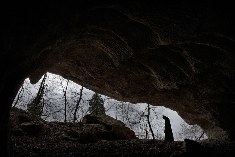Бэтмен в пустынной пещере Бенуа Лапрая, отдых, супергерои