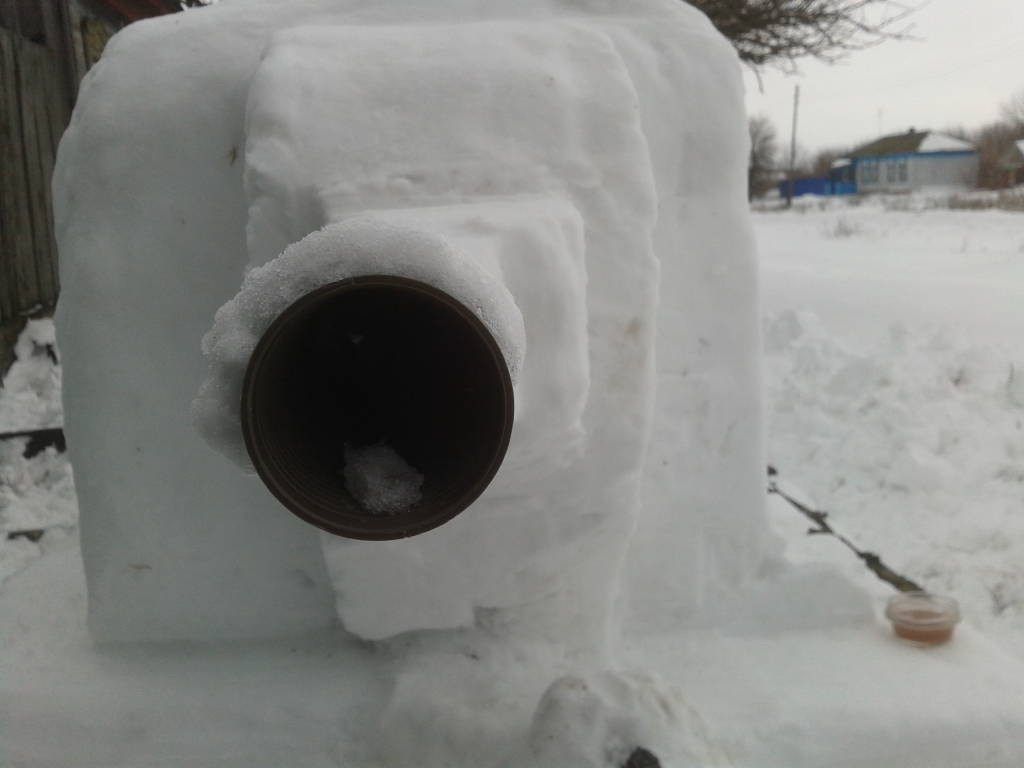 Сотни танков появились в огородах россиян Сотни танков появились в огородах россиян World of Tanks, игра, конкурс, снег, танки