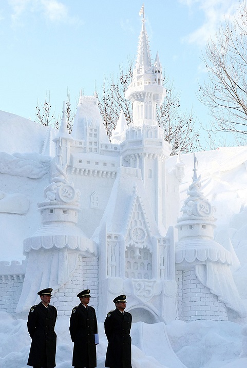 Снежный фестиваль в Саппоро, Япония. Фото