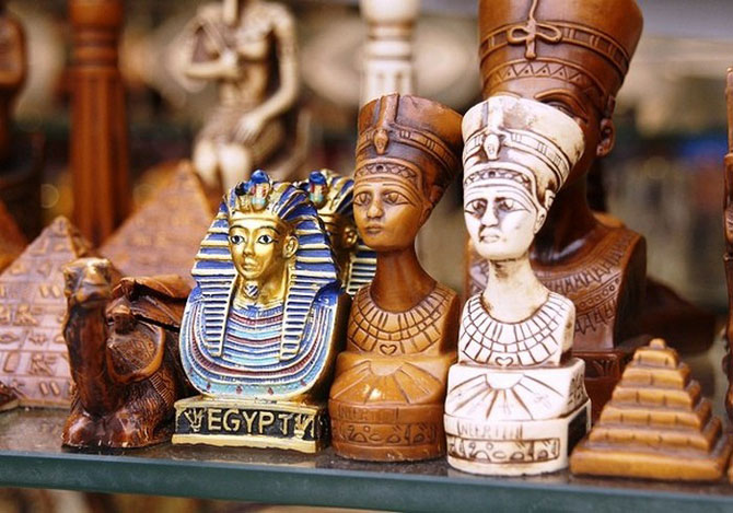 25 самых популярных сувениров из разных стран мира, которые обязательно нужно привезти из отпуска