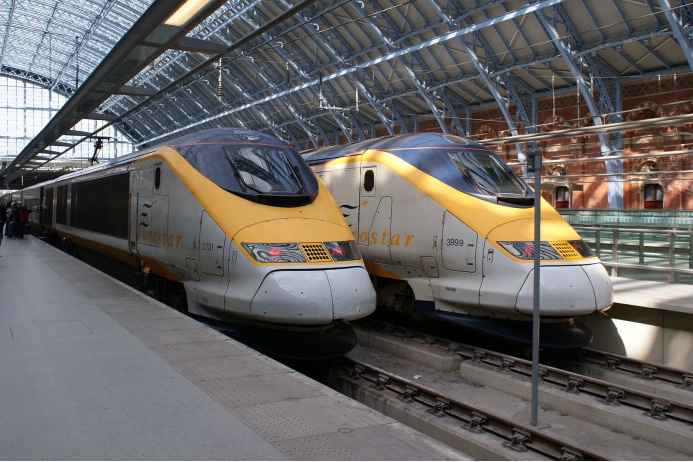 Eurostar, или British Rail Class 373 — знаменитый британский высокоскоростной электропоезд, идущий в  тоннеле под проливом Ла-Манш и соединяющий Великобританию со странами континентальной Европы