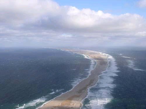 Остров невезения в океане есть (5 фото)