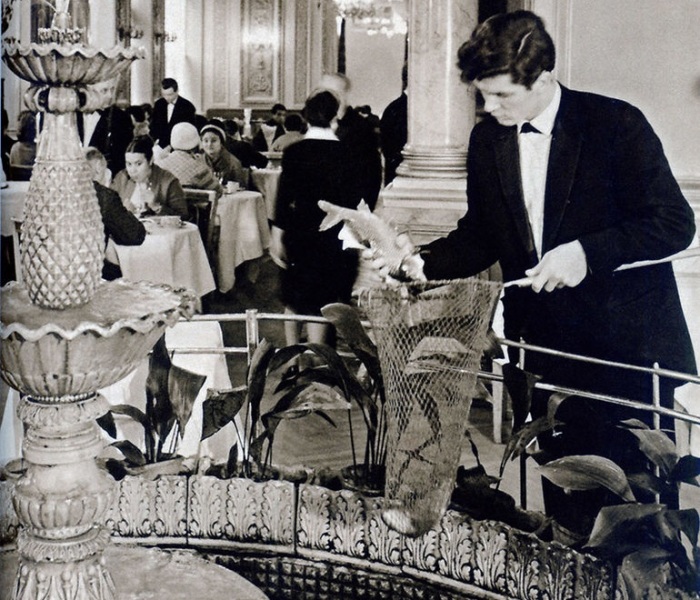 В 70-х годах прошлого столетия был очень популярен рыбный ресторан «Океан» / Фото: onashem.mediasole.ru В 70-х годах прошлого столетия был очень популярен рыбный ресторан «Океан» / Фото: onashem.mediasole.ru