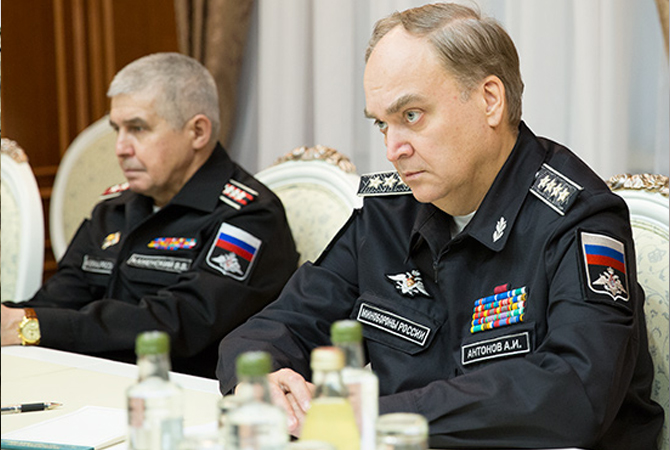Заместитель министра обороны Анатолий Антонов